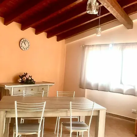 Bed & Breakfast Adry 4*