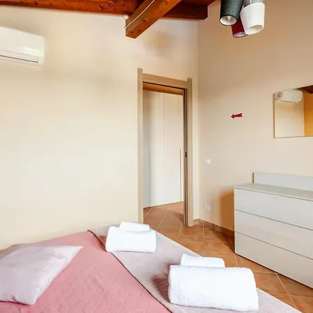 Alojamento de Acomodação e Pequeno-almoço Adry 4*